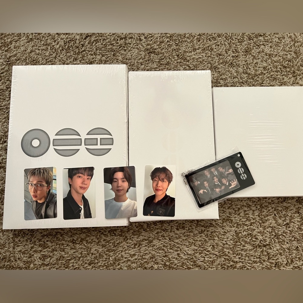 Official BTS Arirang Album set with 4 photocards & Japan pob group pc